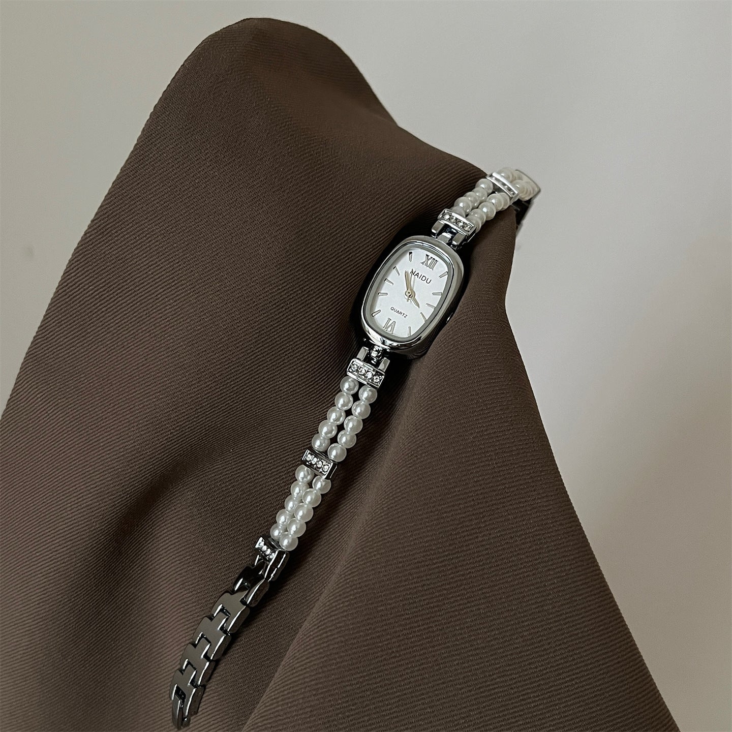Women's Oval Disk Simple Fashion Pearl Watch