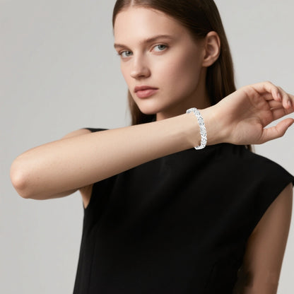Affordable Luxury Fashion Clover Alloy Diamond Single Row Magnet Bracelet