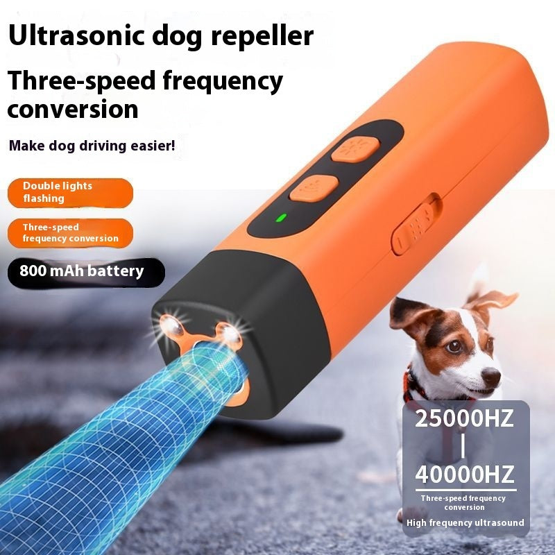 Pet Dog Repeller Ultrasonic Dog Training Device Rechargeable Anti Dog Bark Deterrent Device With LED Flashlight Pets Supplies / Evcil Hayvan Köpek Kovucu Cihaz LED El Feneri ile Evcil Hayvan Malzemeleri